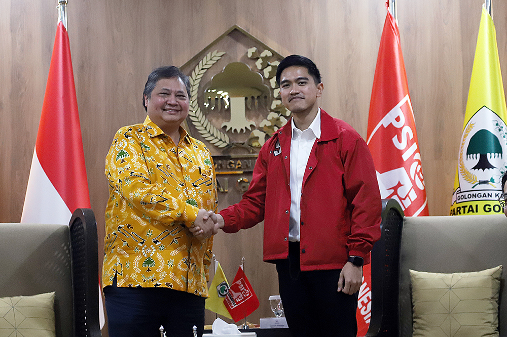 Ketum PSI Kaesang Pangarep bersama pengurus PSI sambangi markas Golkar. (BeritaNasional/Elvis Sendouw)