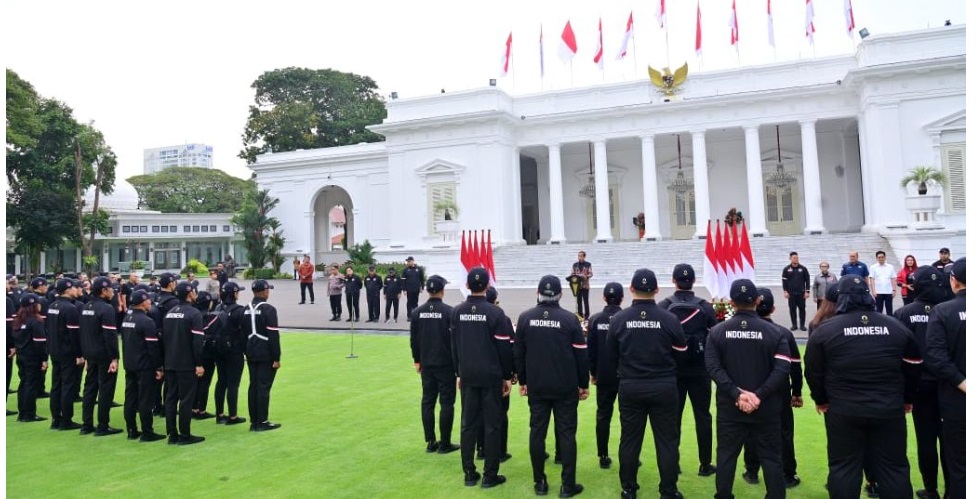 Presiden Joko Widodo secara resmi melepas kontingen Indonesia yang akan bertanding pada Olimpiade Paris. (Foto/BPMI)