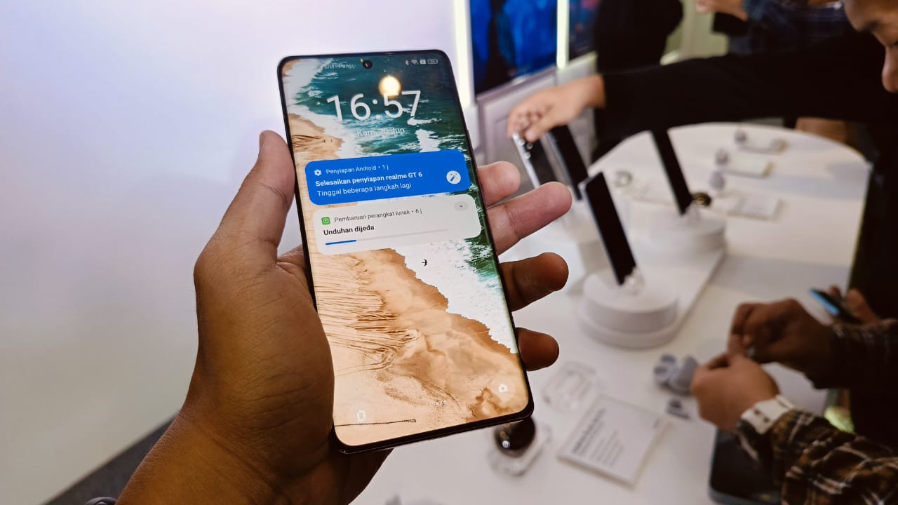 realme GT 6. (BeritaNasional/Iman)
