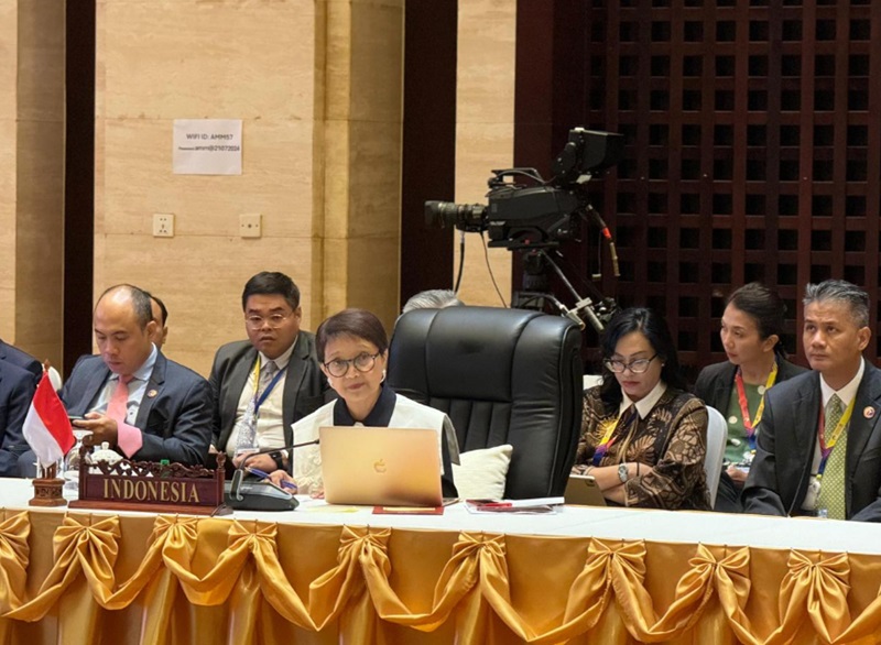 Menlu Retno di Laos (Foto/Kemenlu RI)