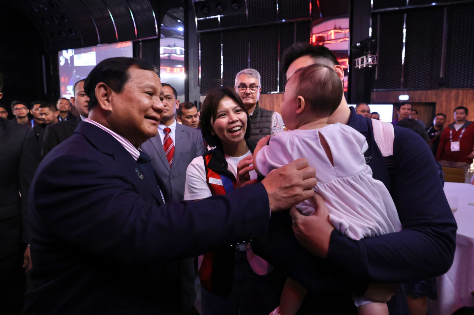 Momen Prabowo Bertemu Greysia Polii dan Keluarga di Paris. (Foto/Tim Prabowo).