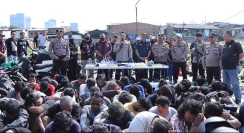 Polisi gerebek lapak narkoba (Foto/Polres Metro Jakbar)