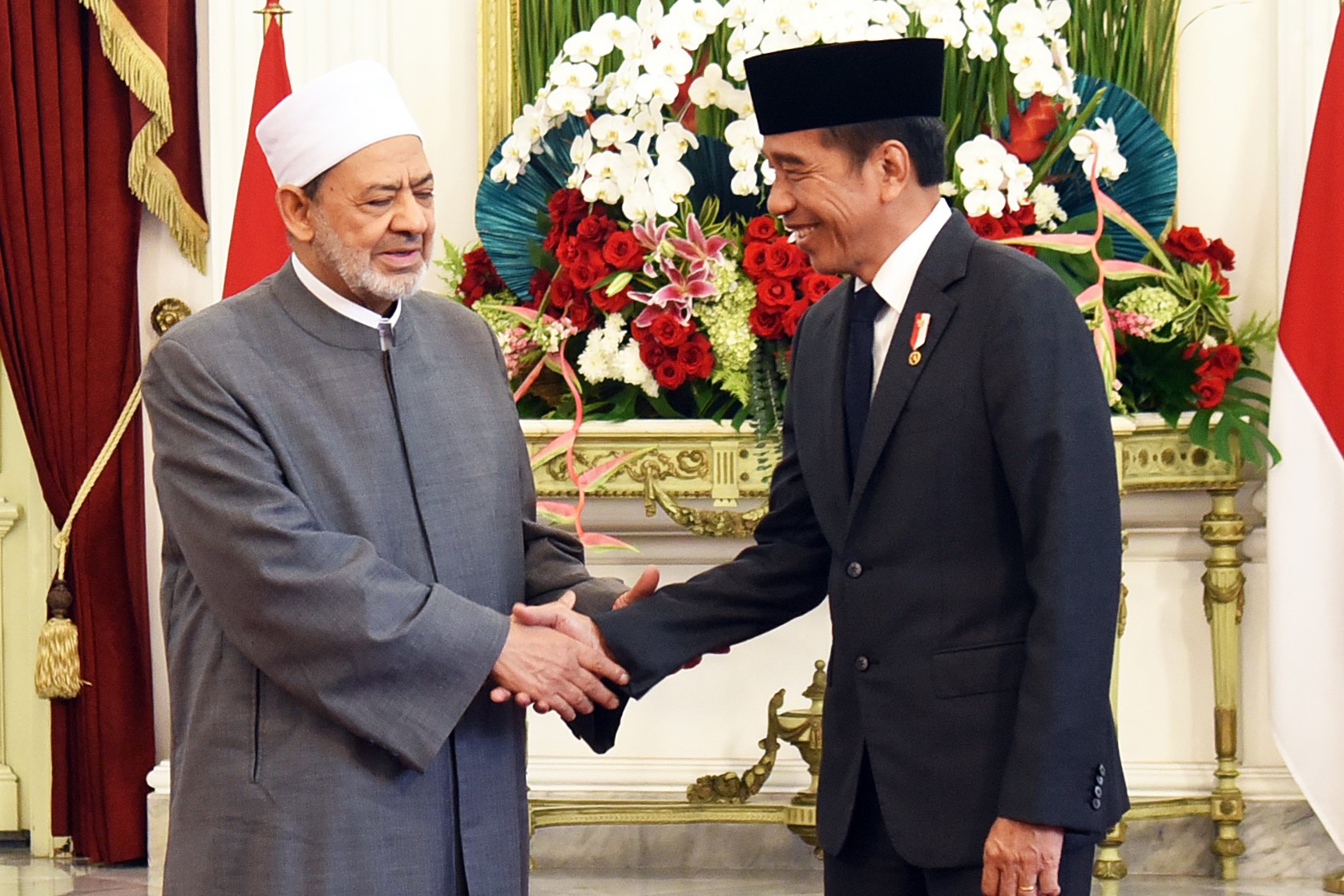 Presiden Jokowi saat menyambut kunjungan Grand Syekh Al Azhar, Prof. Ahmed Mohammed Ahmed Al-Thayeb. (Foto/BPMI).