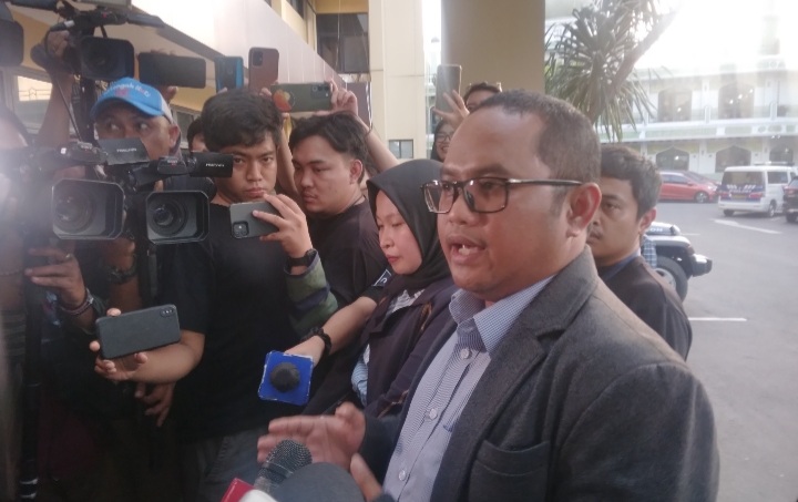 Kuasa hukum Tiko Aryawardhana, Irfan Agshar. (Foto/Mufit)