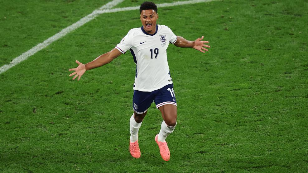 Pemain Timnas Inggris Ollie Watkins usai mencetak gol dramatis ke gawang Belanda. (Foto/uefa.com)