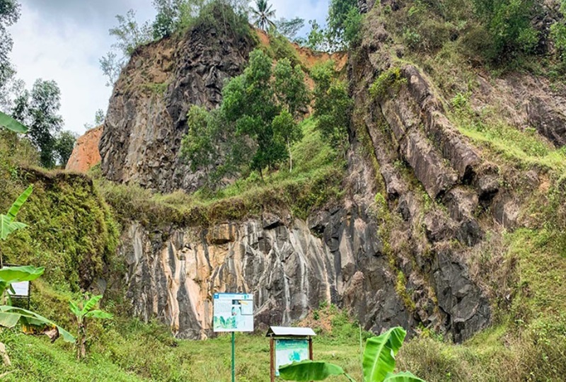 Ilustrasi Lava Bantal di Kebumen (Foto/Catatan Backpacker)