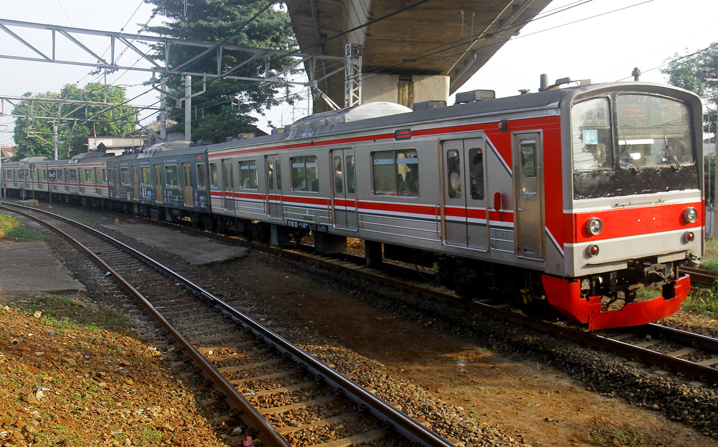 Perjalanan KRL di Stasiun Manggarai tidak terganggu. (BeritaNasional/Oke Atmaja),