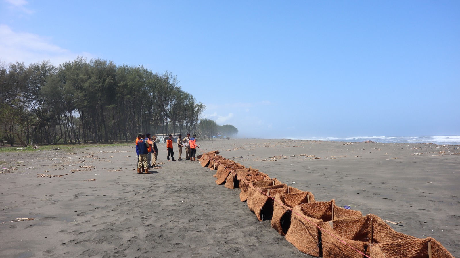 Antisipasi Abrasi hingga Potensi Bencana Megathrust di Selatan Jawa