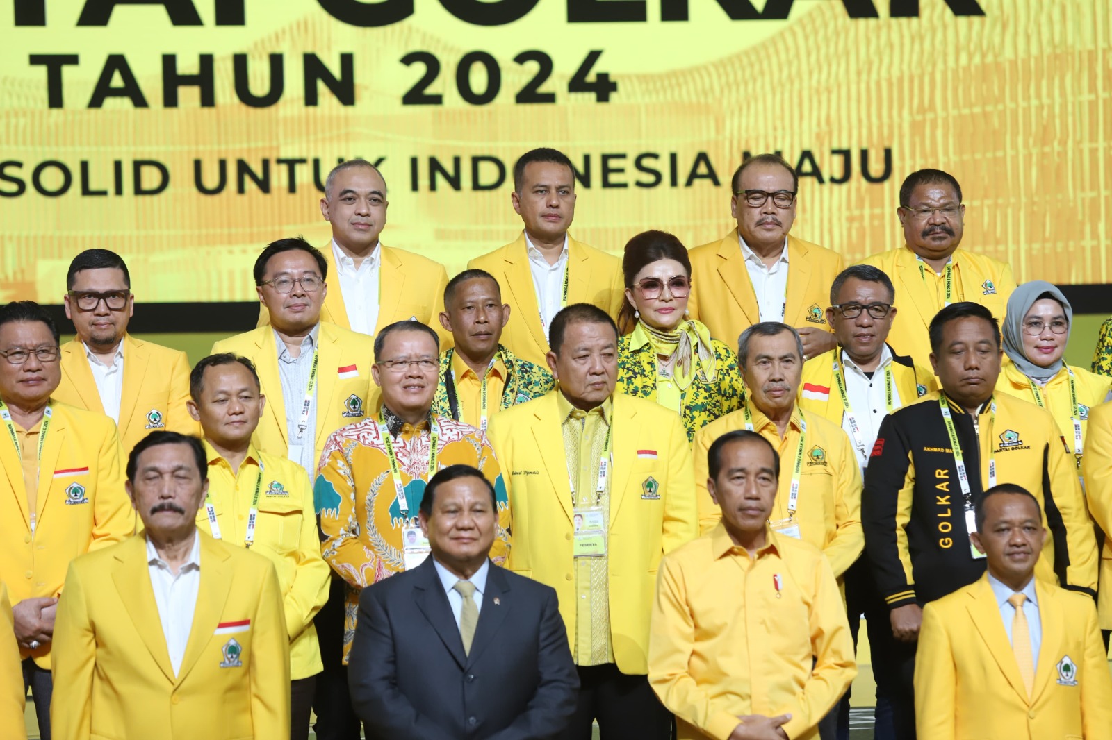 Presiden Jokowi dan Presiden terpilih Prabowo Subianto di Rapimnas dan Munas Golkar 2024. (BeritaNasional/Elvis Sendouw)