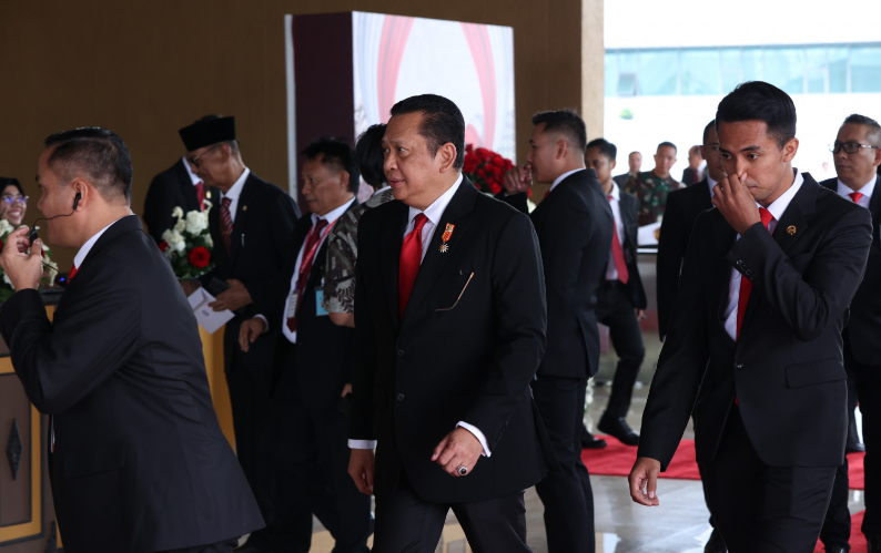 Ketua MPR RI Bambang Soesatyo saat berpidato dalam Sidang Tahunan MPR RI dan Sidang Bersama DPR RI dan DPD RI di Kompleks Parlemen, Jakarta, Jumat (16/8/2024). (BeritaNasional/Doc. DPR RI)