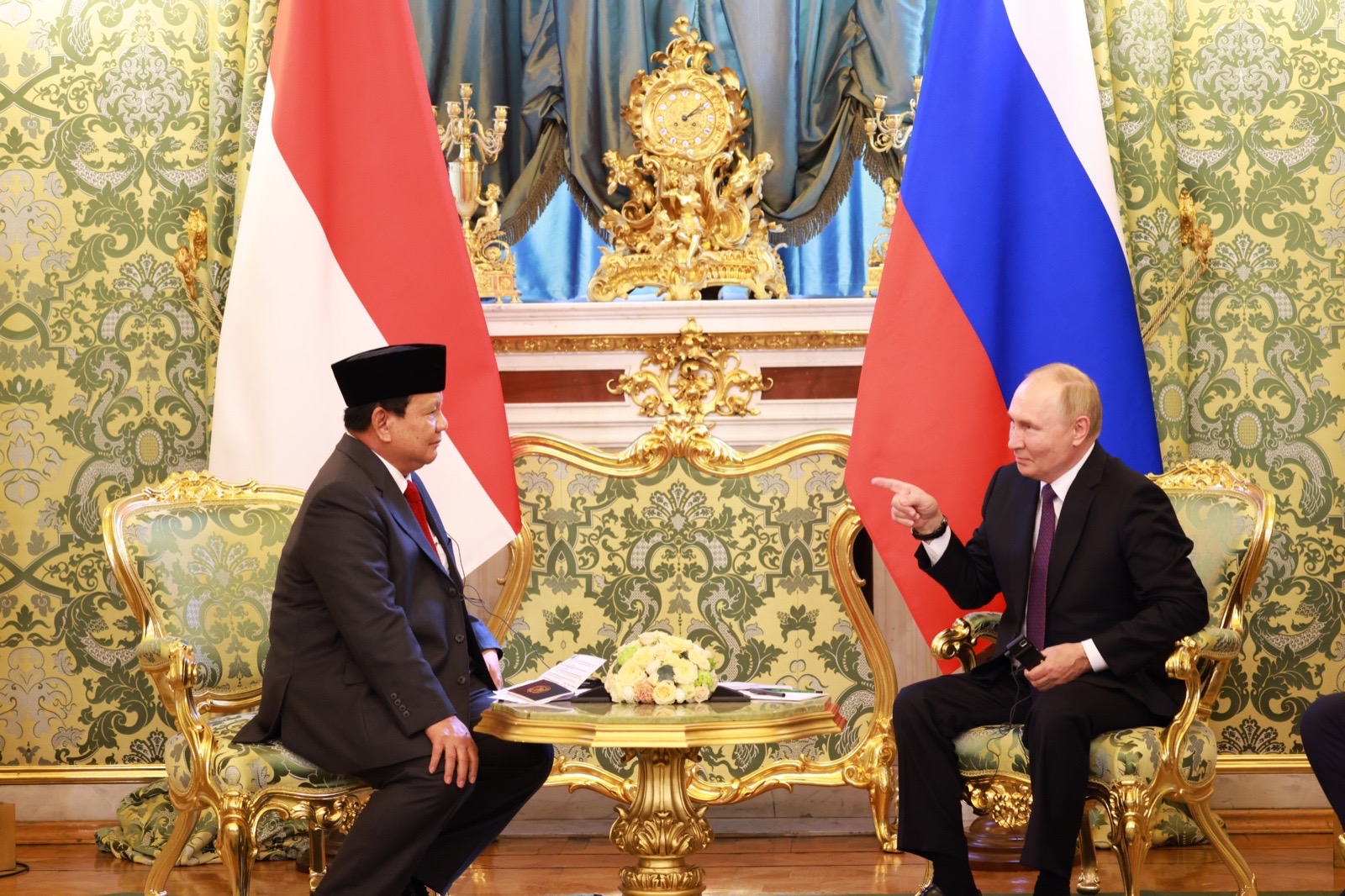 Menteri Pertahanan Prabowo Subianto bertemu Presiden Rusia Vladimir Putin. (Foto/Tim Prabowo)