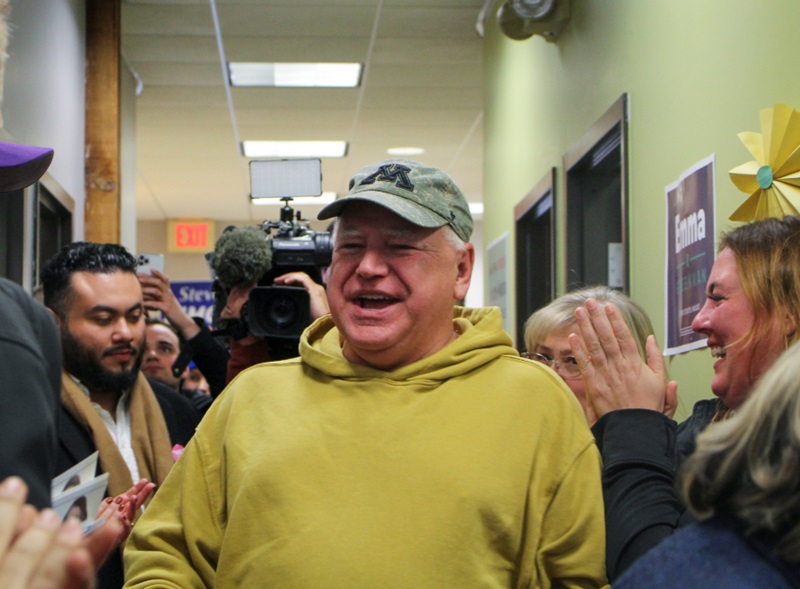 Calon Wapres AS dari Partai Demokrat Tim Walz  (Foto/X Tim Walz)