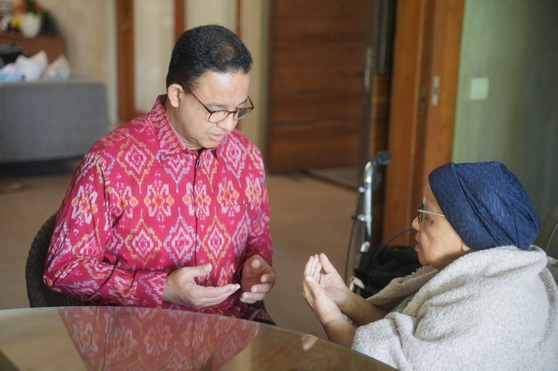 Anies Baswedan minta doa restu ibundanya (Beritanasional/Lydia)