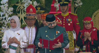 Menteri Agama Yaqut Cholil Qoumas membacakan doa dalam Upacara Peringatan Detik-Detik Proklamasi Kemerdekaan RI 2024 di Istana Negara, Ibu Kota Nusantara (IKN). (Foto/tangkapan layar YouTube Setpres)