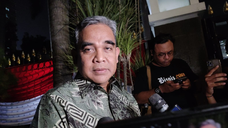 Sekjen Partai Gerindra, Ahmad Muzani saat memberikan keterangan kepada wartawan. (BeritaNasional/Elvis Sendouw)