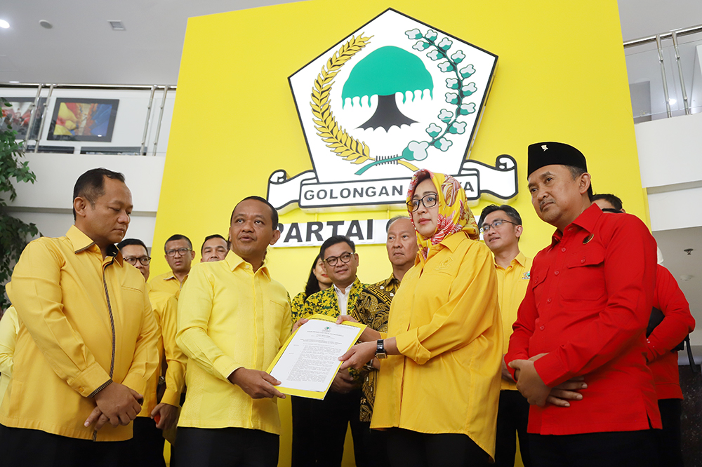 Golkar umumkan pasangan cagub dan cawagub Banten Airin dan Ade. (BeritaNasional/Elvis Sendouw)