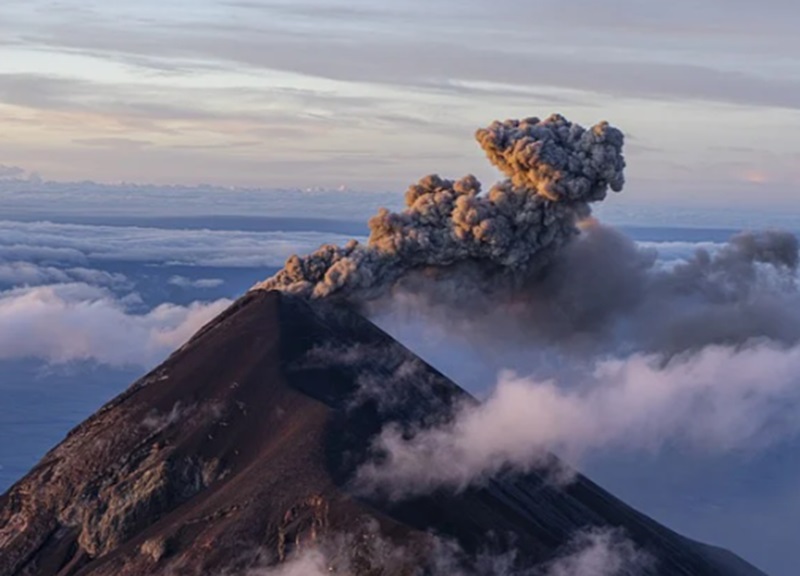 Ilustrasi Gunung Semeru (Foto/Pixabay)