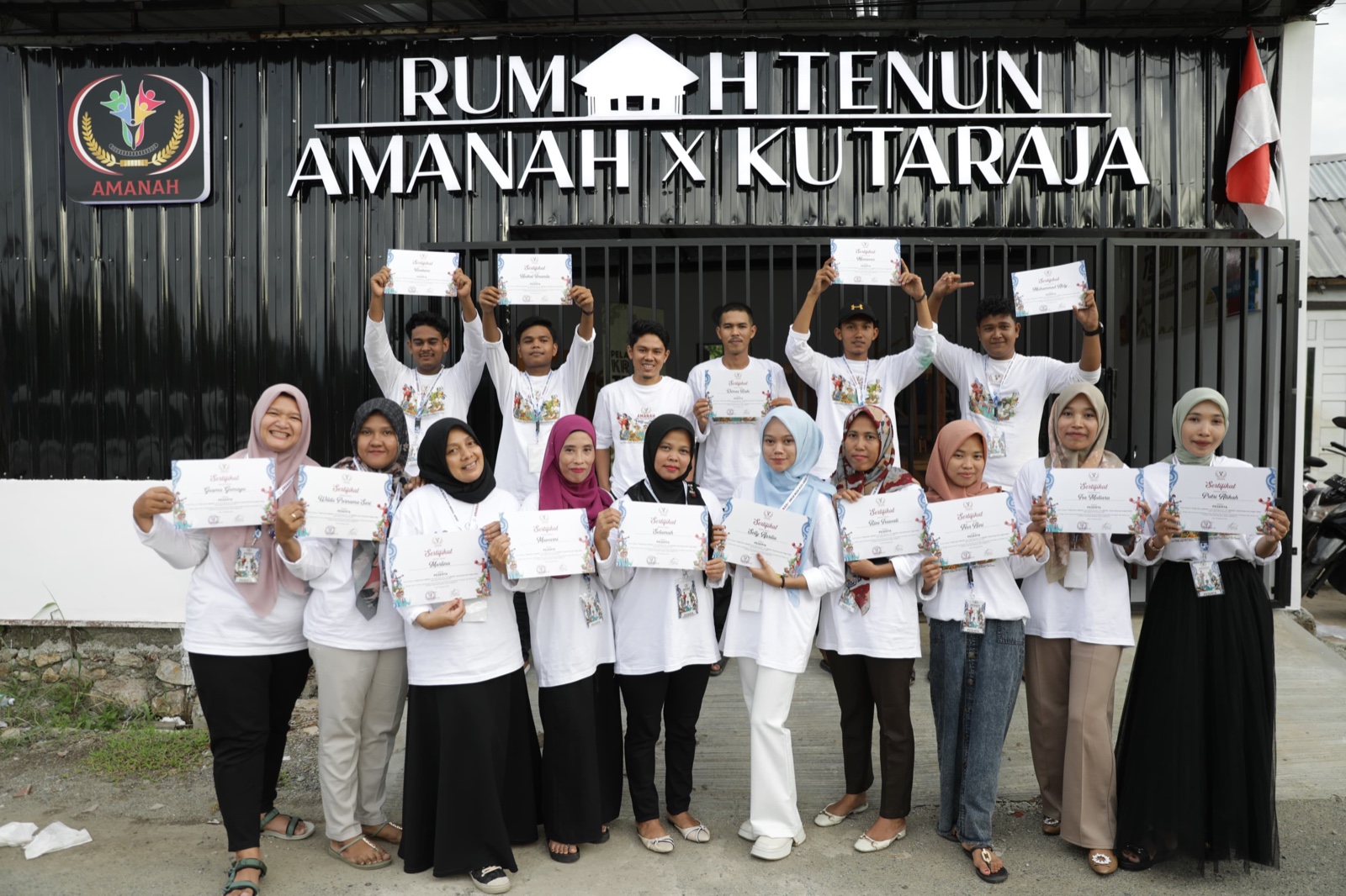 Pengrajin Aceh yang mengikuti pelatihan Amanah. (Foto/Amanah).