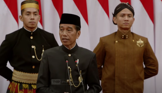 Presiden Jokowi saat memberikan pidato kenegaraan di sidang tahunan MPR 2024. (Foto/tangkapan layar YouTube)