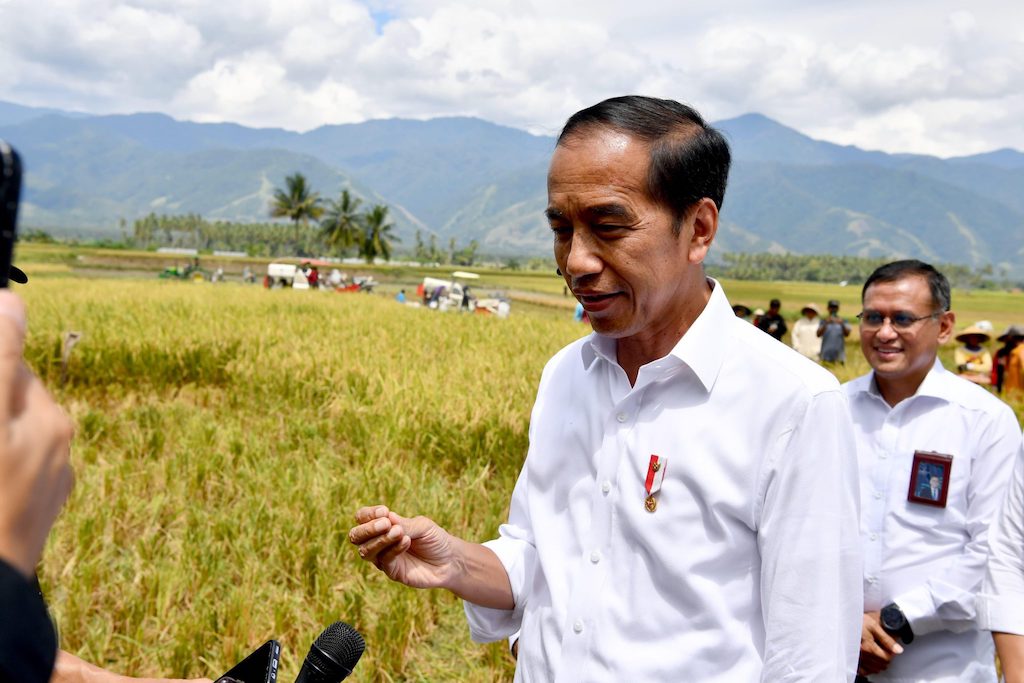 Presiden Jokowi saat memberikan keterangan. (Foto/BPMI)