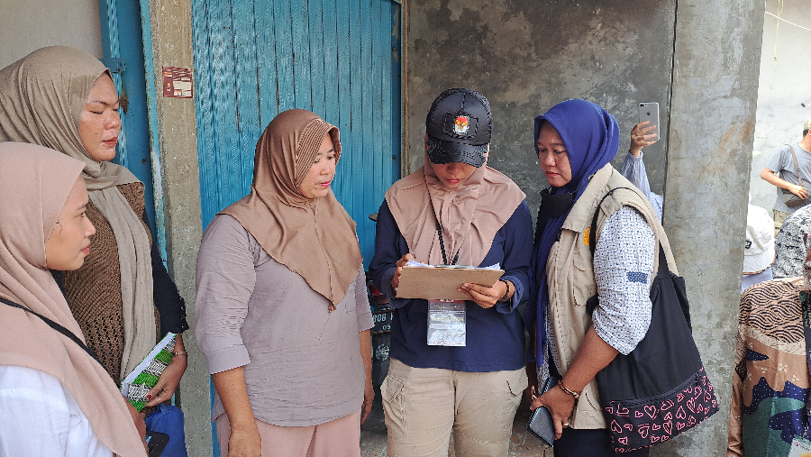 KPU DKI Jakarta lakukan verifikasi faktual akhir untuk dukungan Dharma Pongrekun-Kun Wardana. (BeritaNasional/Lydia)