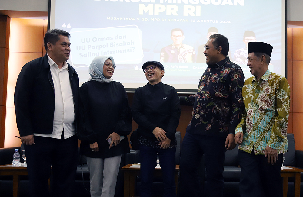 MPR RI gelar diskusi bertajuk "UU Ormas dan UU Parpol Bisakah Saling Intervensi". (BeritaNasional/Elvis Sendouw)