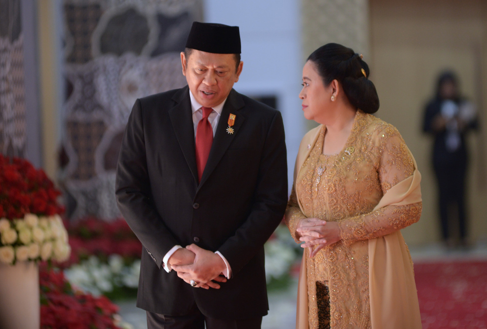 Ketua MPR Bambang Soesatyo (kiri) sebelum membuka Sidang Tahunan MPR. (Foto/dokumentasi Sidang MPR)