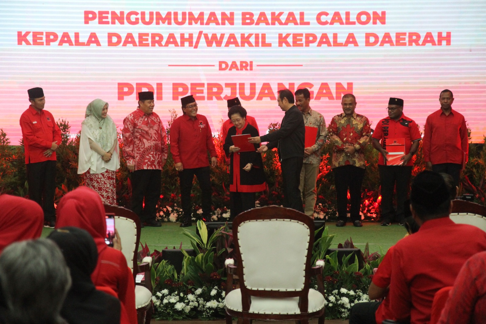 PDIP umumkan 6 pasang calon kepala daerah provinsi untuk mengikuti Pilkada 2024. (BeritaNasional/Oke Atmaja)