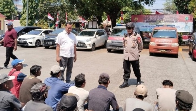 Polisi mengamankan sebanyak 47 orang yang diduga sebagai pelaku pemalakan. (Foto/Polsek Koja).