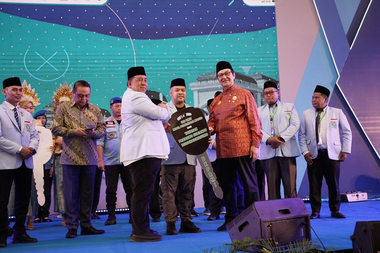 Prabowo Kembali Sumbangkan 100 Unit Mobil untuk Perawatan Masjid. (Foto/Tim Prabowo).