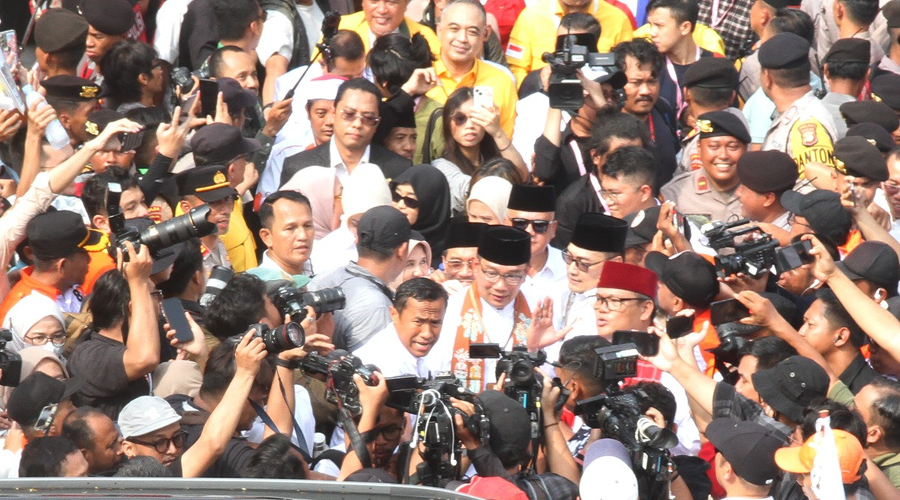 Suasana pendaftaran calon gubernur-wakil gubernur di KPU DKI Jakarta. (BeritaNasional/Oke Atmaja)