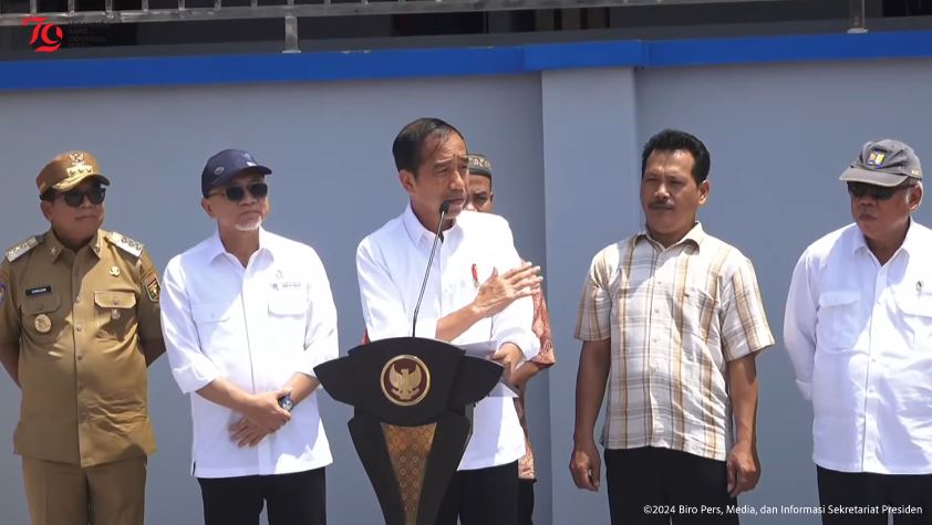 Presiden Jokowi saat meresmikan pasar Pasir Gintung Kota Lampung. (Foto/Setkab).