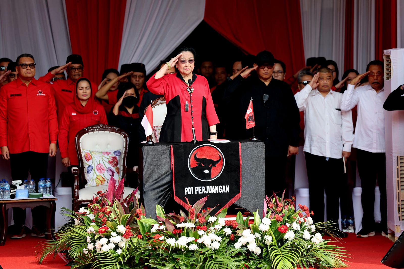 Megawati Jadi Pembina Upacara di Sekolah Partai PDIP. (Foto/PDIP).