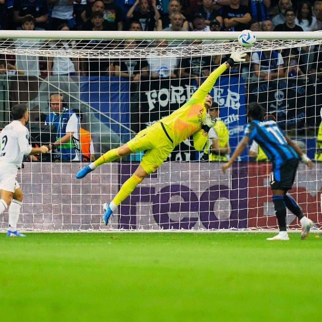 Aksi kiper Real Madrid Thibaut Courtois saat berhadapan dengan Atalandi di Piala Super Eropa 2024. (Foto/inst @thibautcourtois)