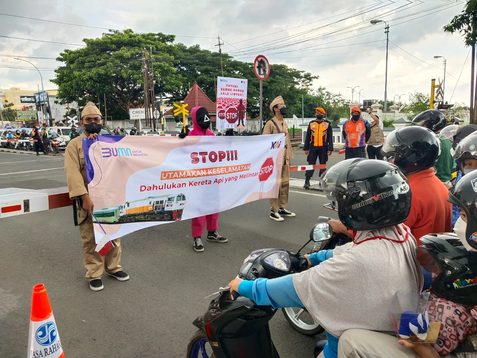 KAI mengampanyekan stop beraktivitas di jalur rel kereta. (Foto/KAI)