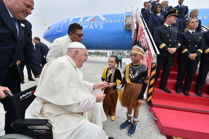 Momen Paus Fransiskus  tiba di Indonesia. (BeritaNasional/Doc. INDONESIA PAPAL VISIT COMMITTEE)