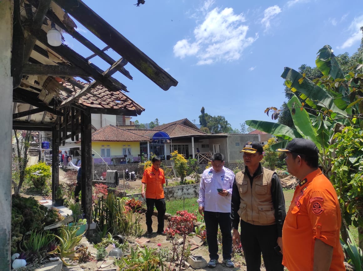 Lokasi rumah yang rusak akibat gempa di Kabupaten Bandung. (Foto/BNPB).