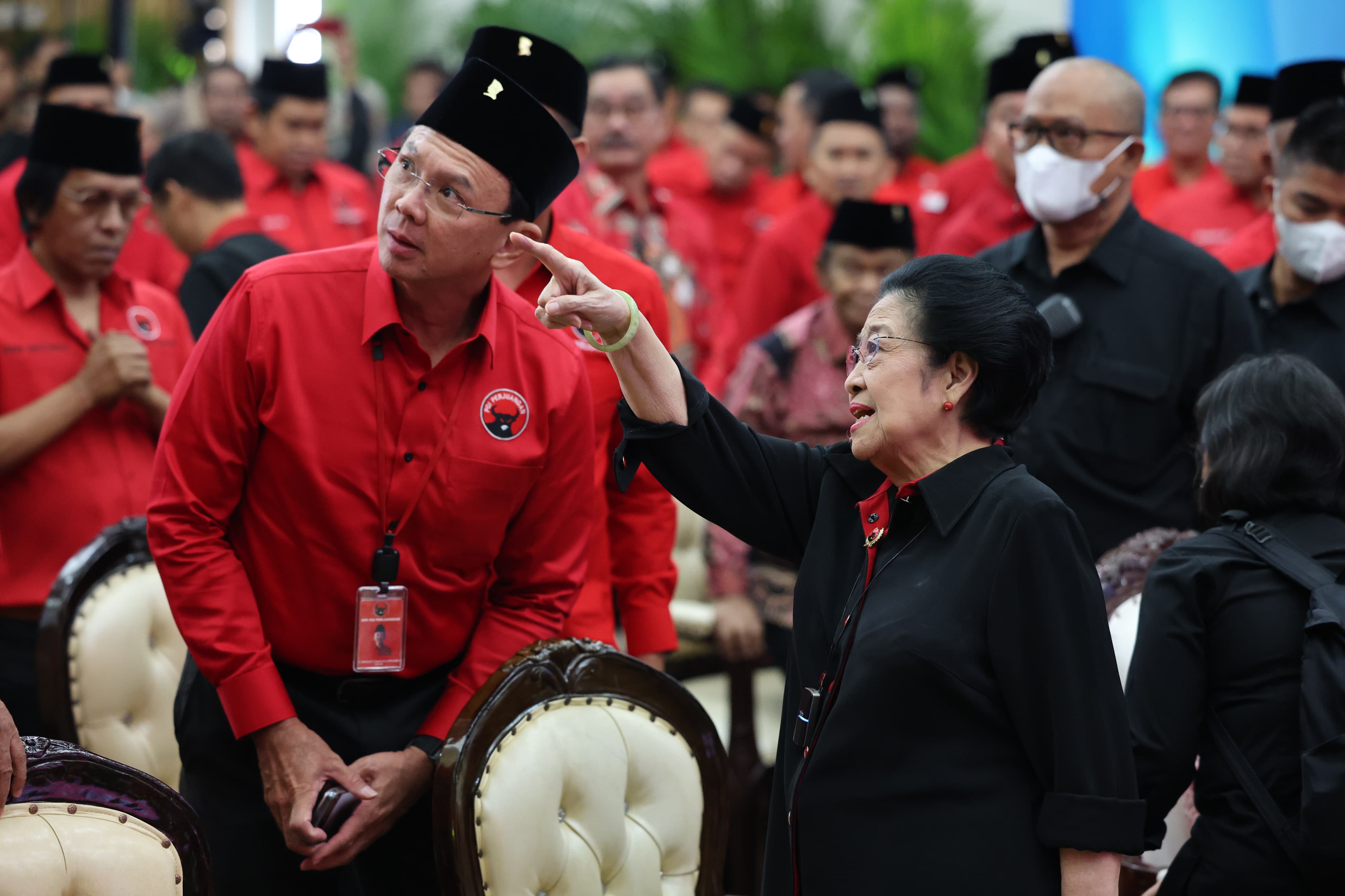 Basuki Tjahaja Purnama alias Ahok (kiri) dan Ketum PDIP Megawati Soekarnoputri (kanan). (Foto/PDIP).