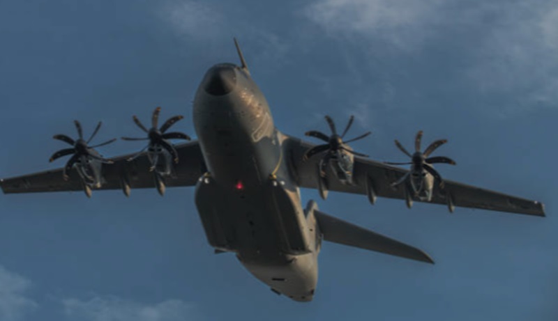 Ilustrasi Airbus bawa pesawat A400M (Foto/Pexels)