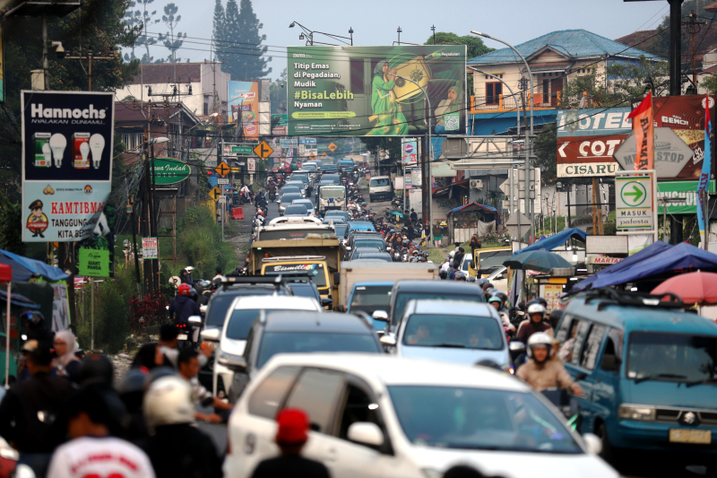 Kemacetan kendaraan di Puncak, Bogor. (BeritaNasional/Elvis).