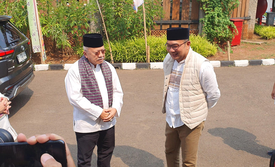 Momen pertemuan Fauzi Bowo dengan Ridwan Kamil di Setu Babakan, Jakarta. (BeritaNasional/Ahda)