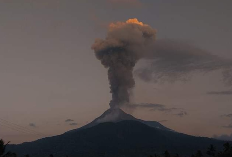 Gunung Lewotobi erupsi (Foto/PVMBG)