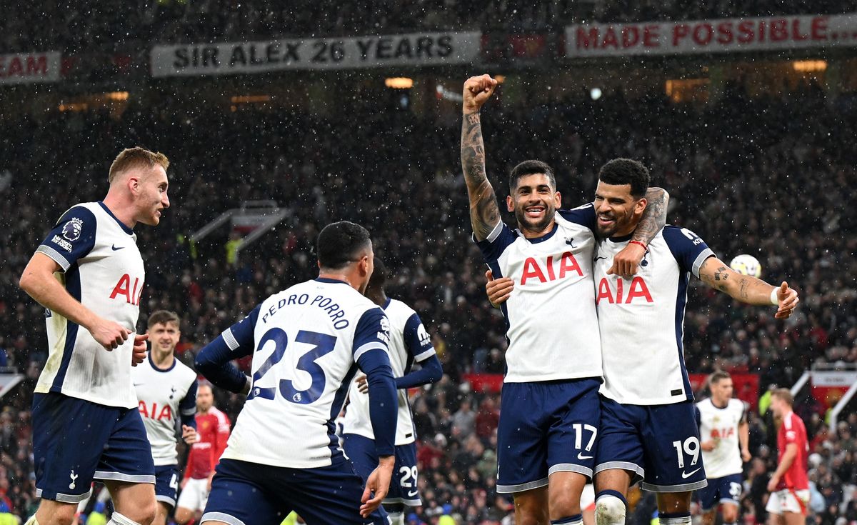 Pemain Tottenham saat merayakan selebrasi usai mencetak gol ke gawang MU. (Foto/Premierleague).