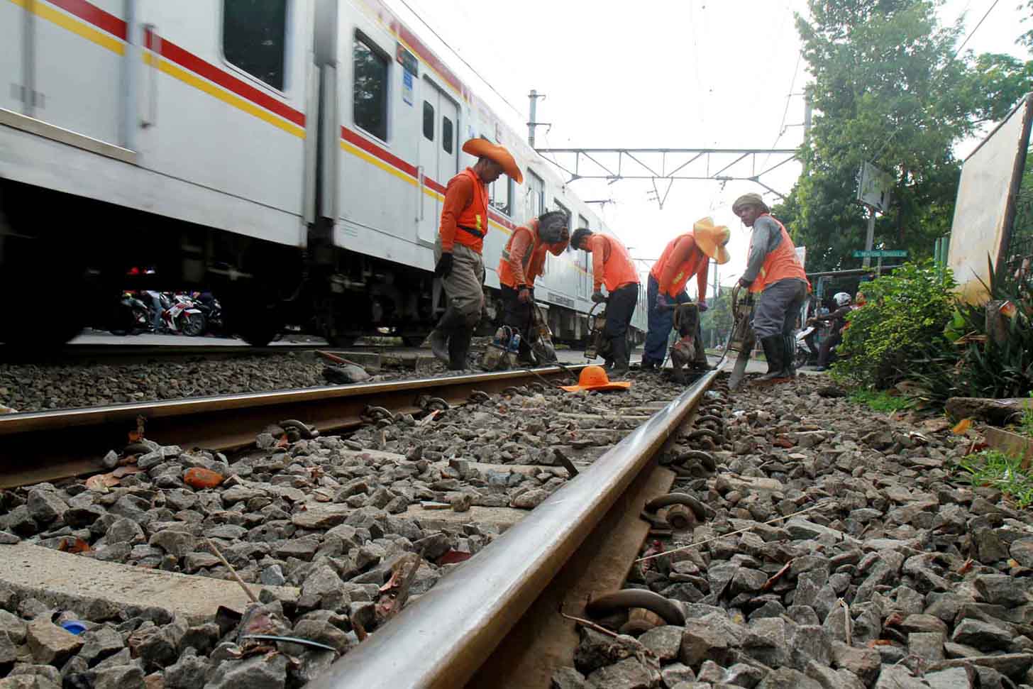 Jalur kereta di salah satu wilayah Jakarta. (BeritaNasional/Oke Atmaja)