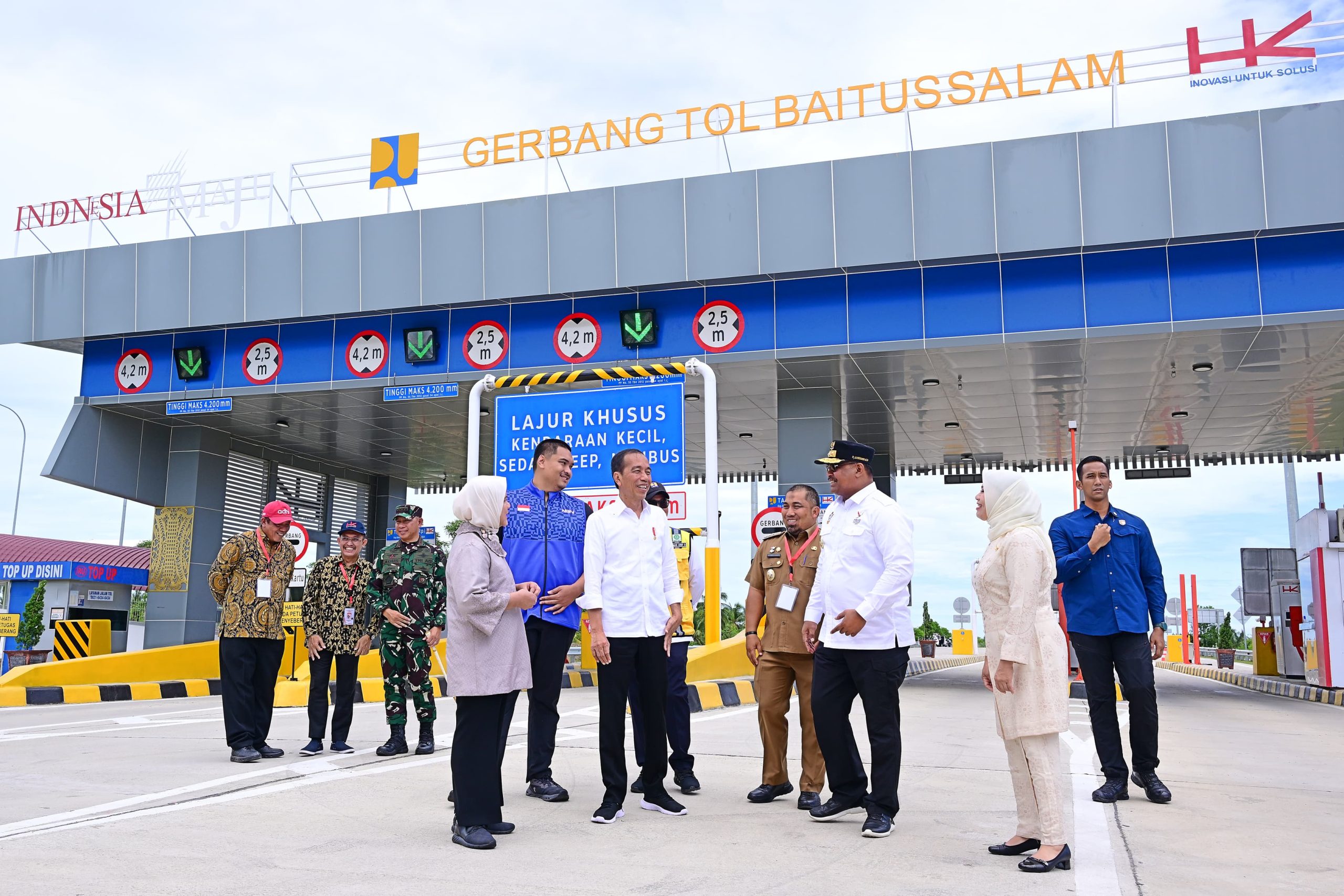 Presiden Jokowi saat meresmikan tol Sigli-Banda Aceh. (Foto/BPMI)