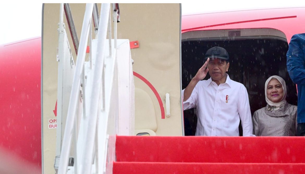 Presiden Jokowi dan Ibu Negara Iriana bertolak ke Aceh. (Foto/BPMI).