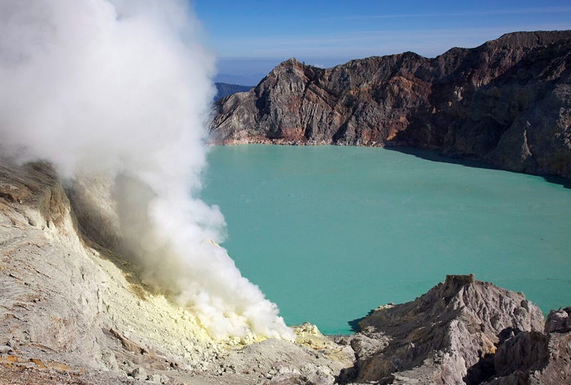 Ilustrasi wisata Kawah Ijen di Banyuwangi (Foto/Wikipedia)