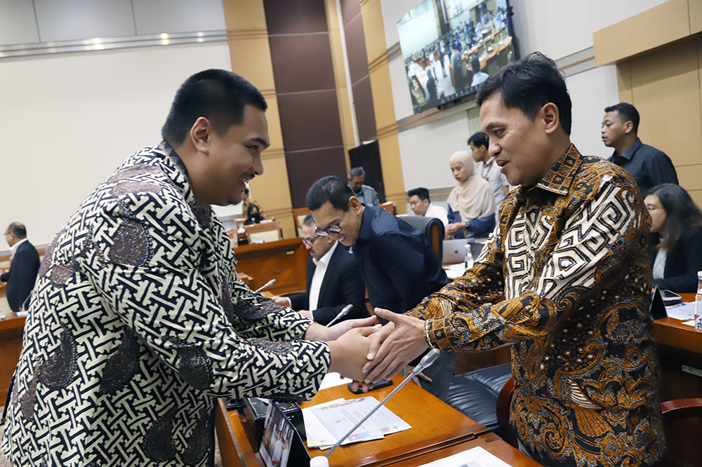 Rapat kerja komisi III bersama Menkumham dan Menpora bahas naturalisasi 2 pemain sepak bola. (BeritaNasional/Elvis Sendouw)