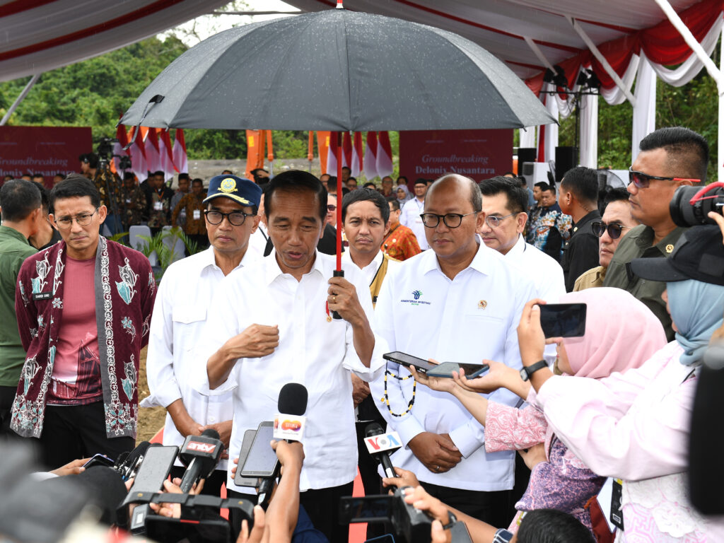 Presiden Jokowi saat memberikan keterangan pers. (Foto/BPMI)