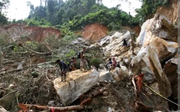 Bencana longsor yang terjadi di Kecamatan Hiliran Gumanti, Kabupaten Solok, Provinsi Sumatera Barat. (Foto/BNPB).